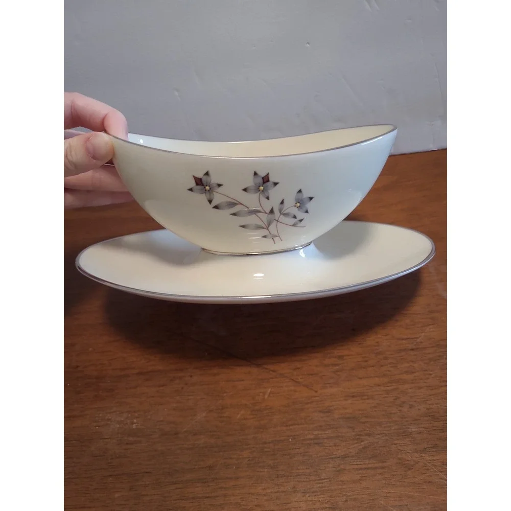 VINTAGE LENOX PRINCESS X516 OVAL GRAVY BOAT W ATTACHED UNDERPLATE Floral Gray